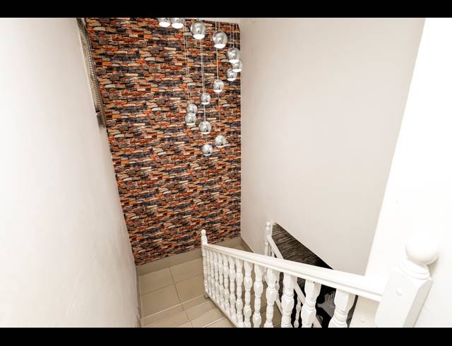 4 BEDROOM HOUSE FOR SALE IN AVOCA